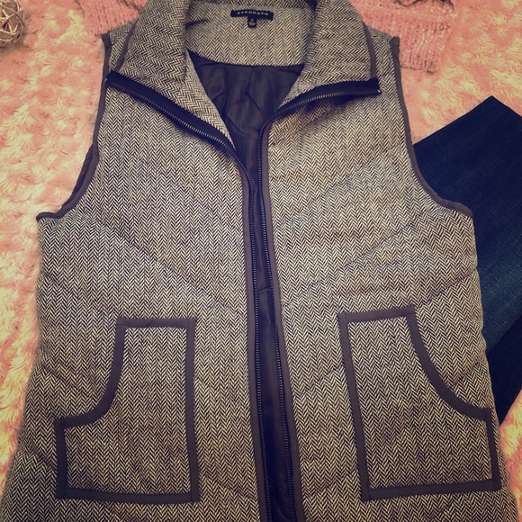 Women’s Vest. - Picture 1 of 5